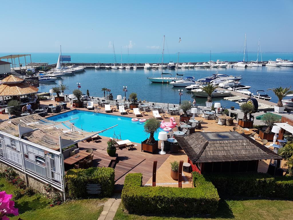 Hotel Palace Marina Dinevi Sveti Vlas Exterior foto